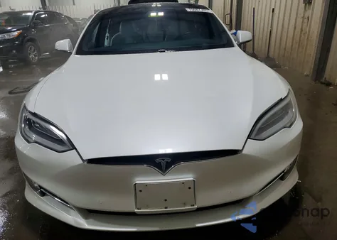 2020 Tesla Model S z USA, uszkodzony, nr VIN 5YJSA1E25LF369092